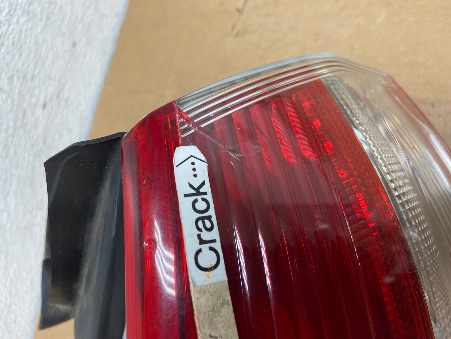 2013 to 2016 Ford Escape Left Driver LH Side Tail Light AC8489 DW5