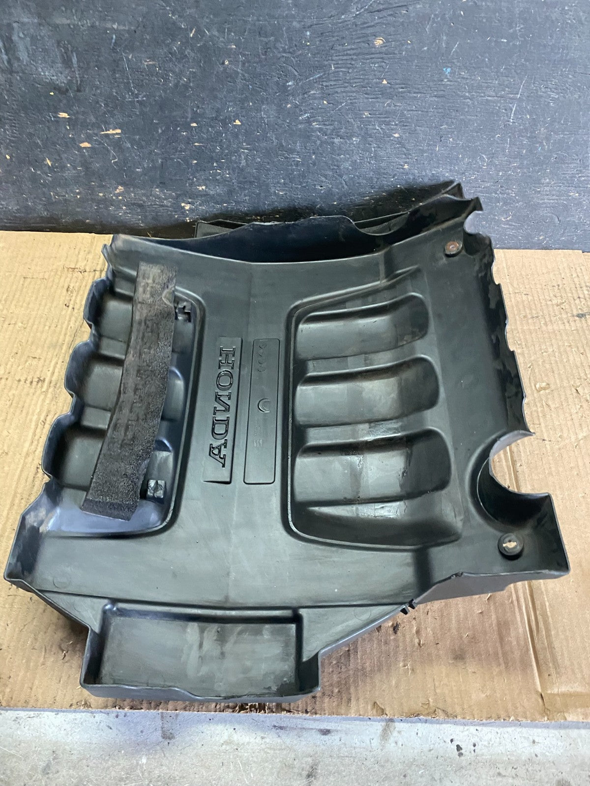 2005 to 2007 Honda Odyssey Black Engine Cover Q0319 DG6