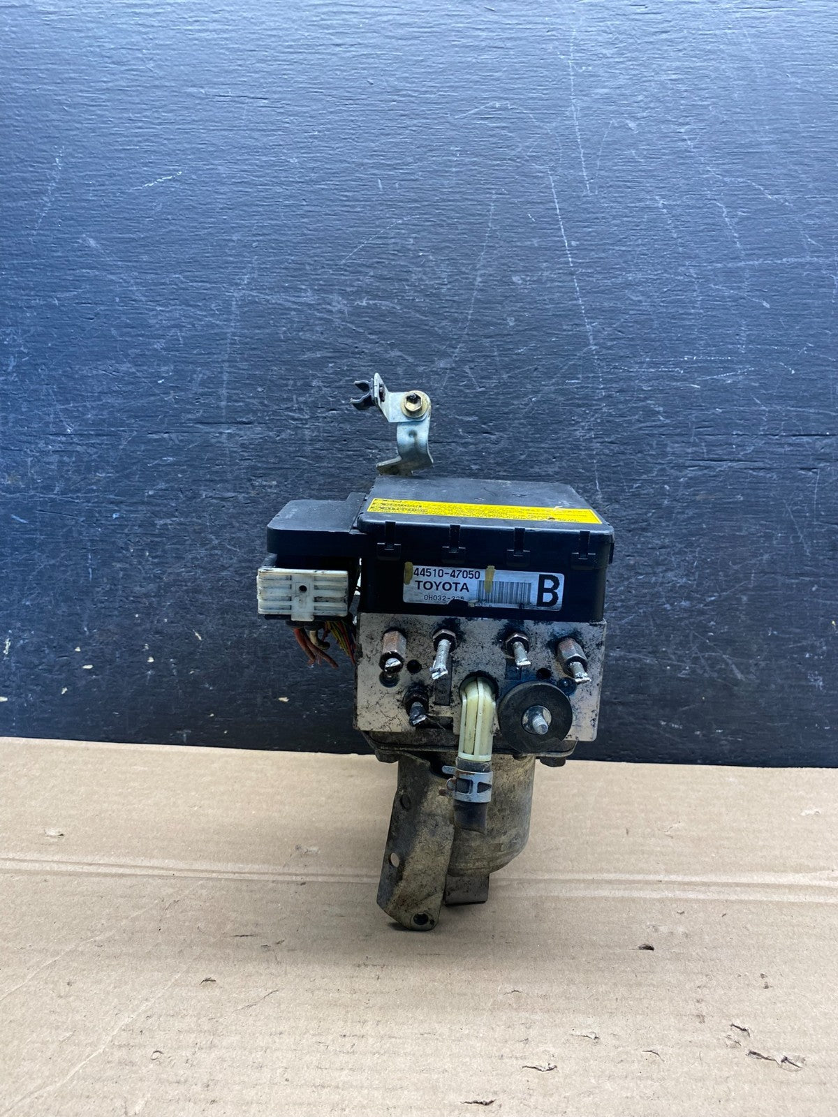 2004 - 2009 Toyota Prius ABS Brake Pump Anti Lock Module AH9911 DW1