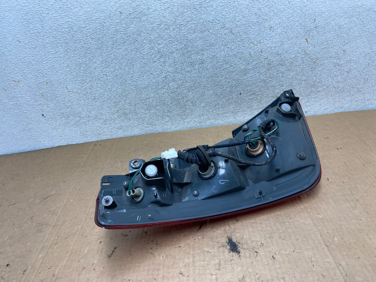 2003 2004 2005 Nissan Murano Right Passenger Rh Side Tail Light AI9064 LK6