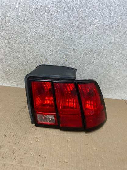 1999-2004 Ford Mustang Right Passenger Rh Side Tail Light AI2231 LK0