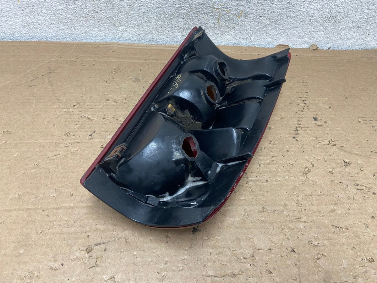 1999-2002 Chevrolet Silverado 1500 Right Passenger Side Tail Light AH9192 LK3