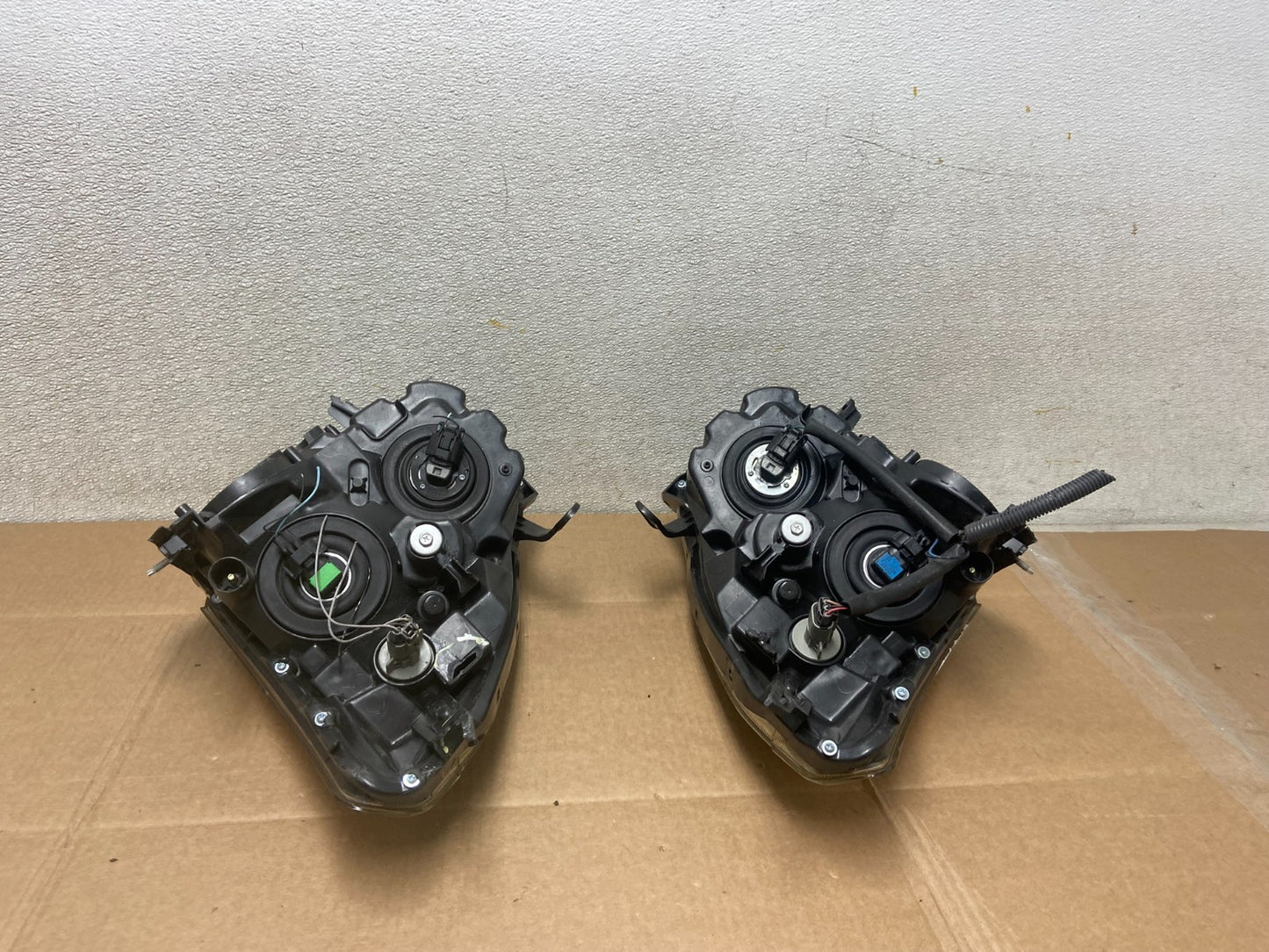 2009-2013 Nissan Rogue Left+Right Side Set Halogen Headlights OEM Y8382 DW13