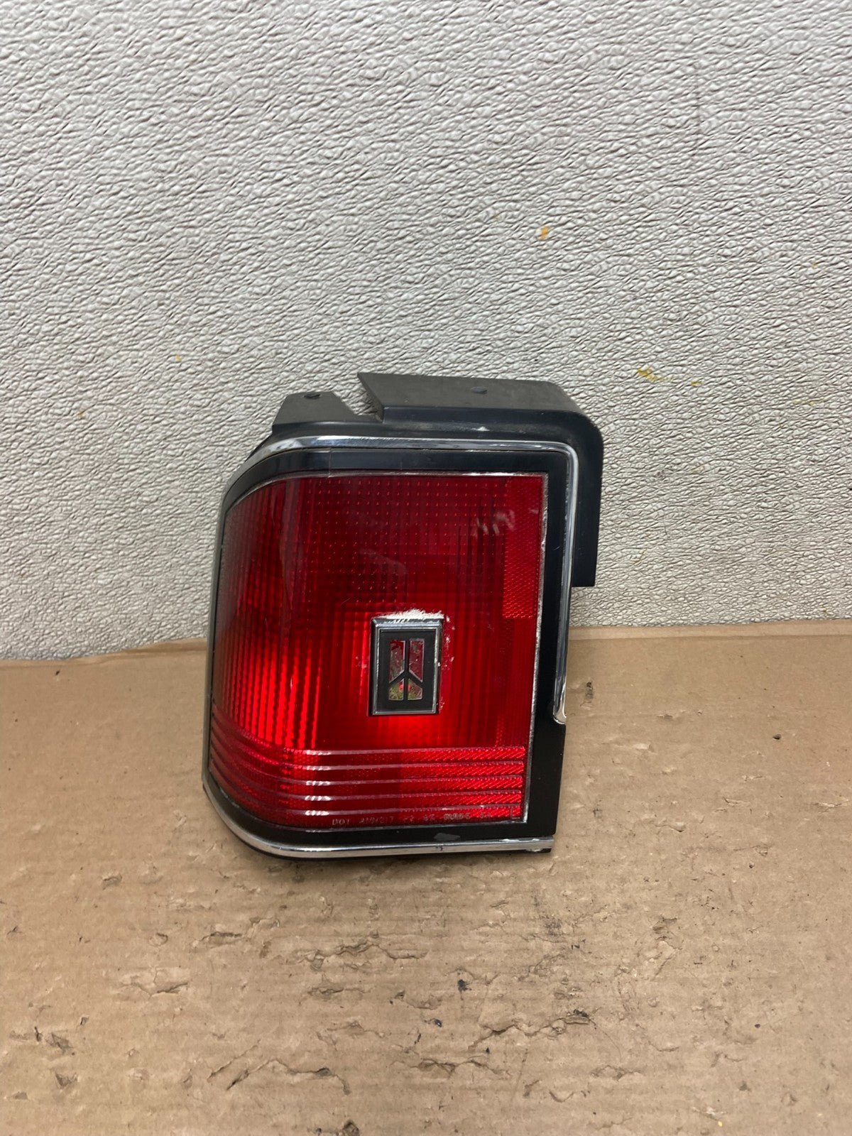 1985 to 1988 Oldsmobile Cutlass Left Driver LH Side Tail Light AB0884 DG0