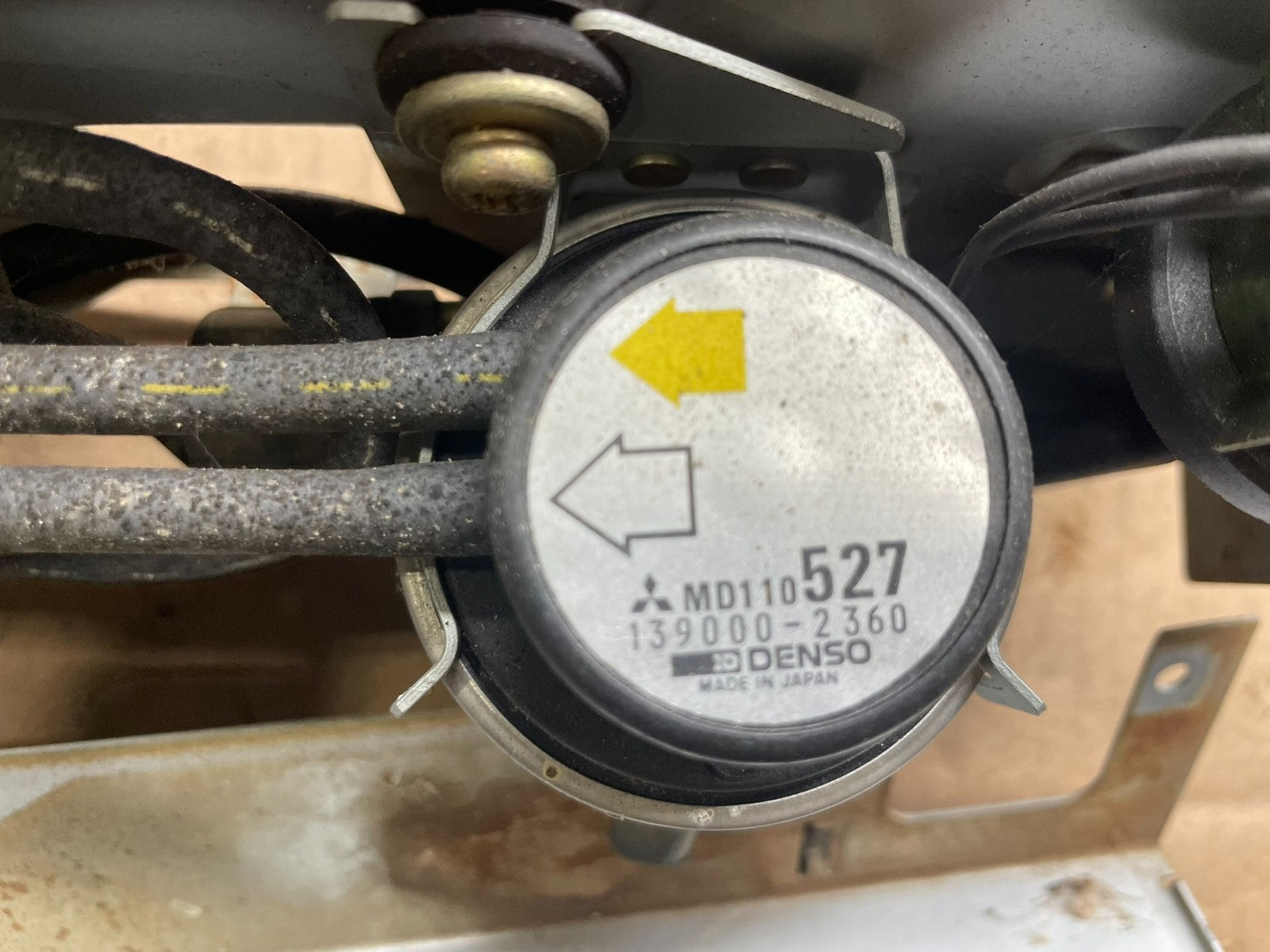 Dodge Regulator Valve MD110527 139000-2360 1390002360 P28572