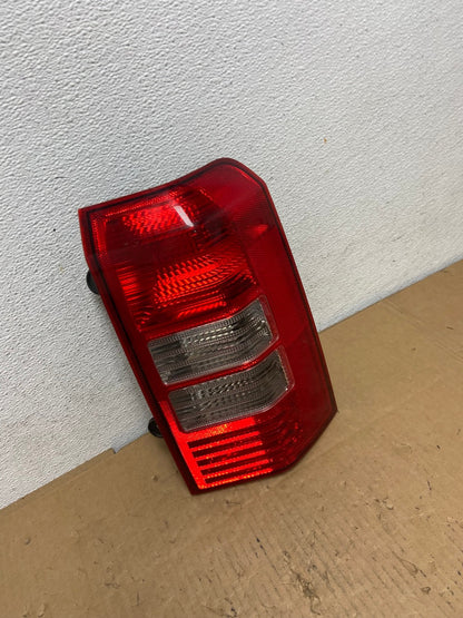 2008-2016 Jeep Patriot Right Passenger Rh Side Tail Light AD0971 LK2