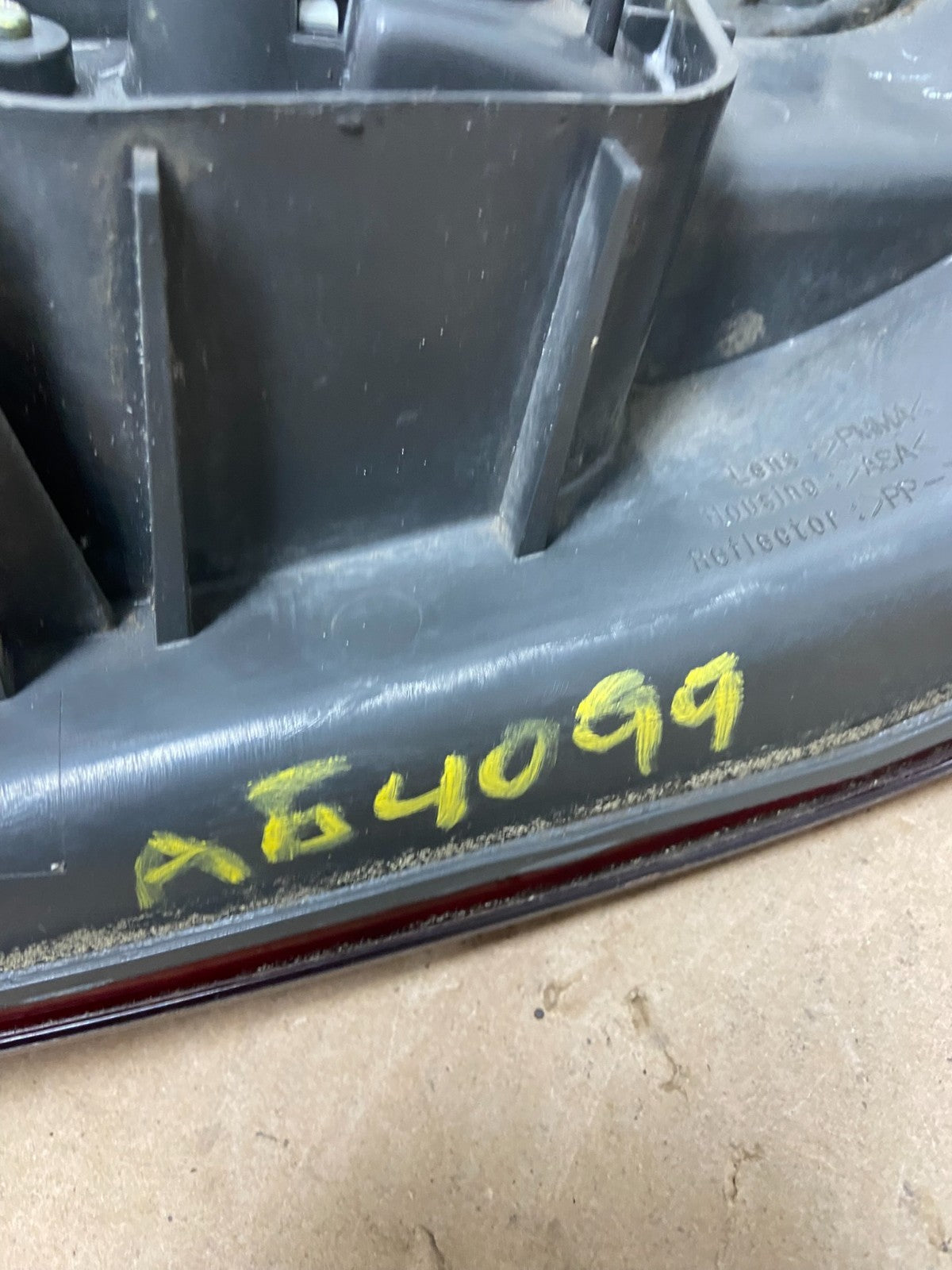 1997 1998 1999 Lexus ES300 Left Driver Side Tail Light AG4099 PS6