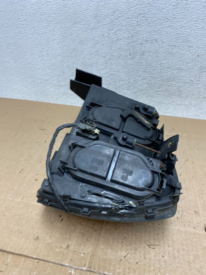 2000 to 2005 Cadillac Deville Right Passenger RH Side Headlight AE6578 DW7