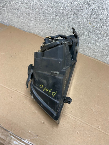 1999 to 2002 Audi A4 Passenger Right Side Headlight AA9882 DW8