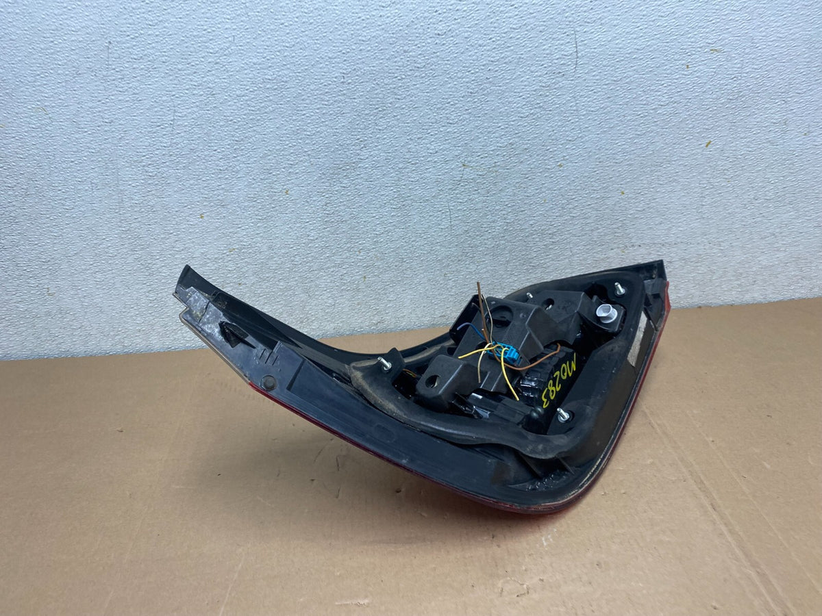 2008 2009 2010 BMW 5 525i 530i Right Passenger Rh Tail Side Light M0283 DW7