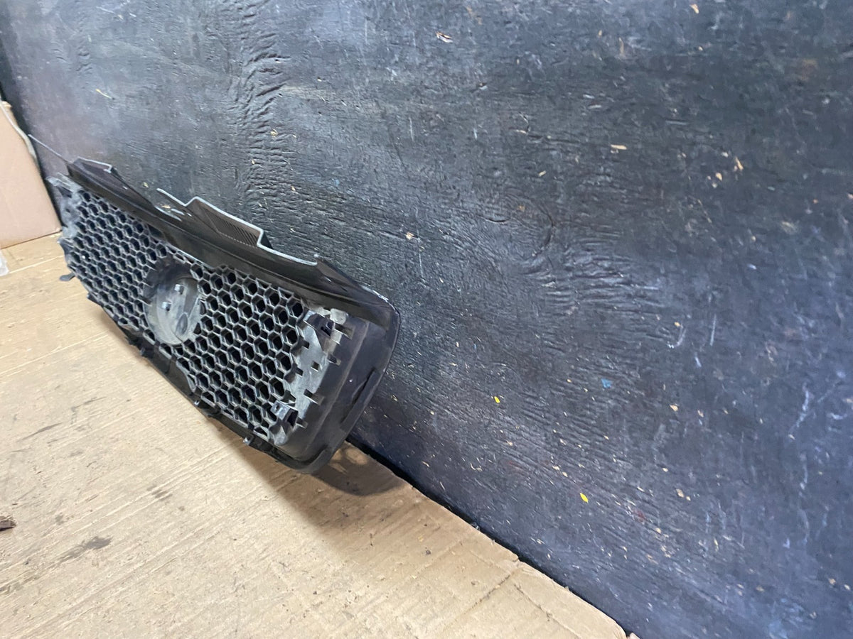 2010 to 2012 Kia Forte Koup Front Upper Grill Grille T4213 DG8