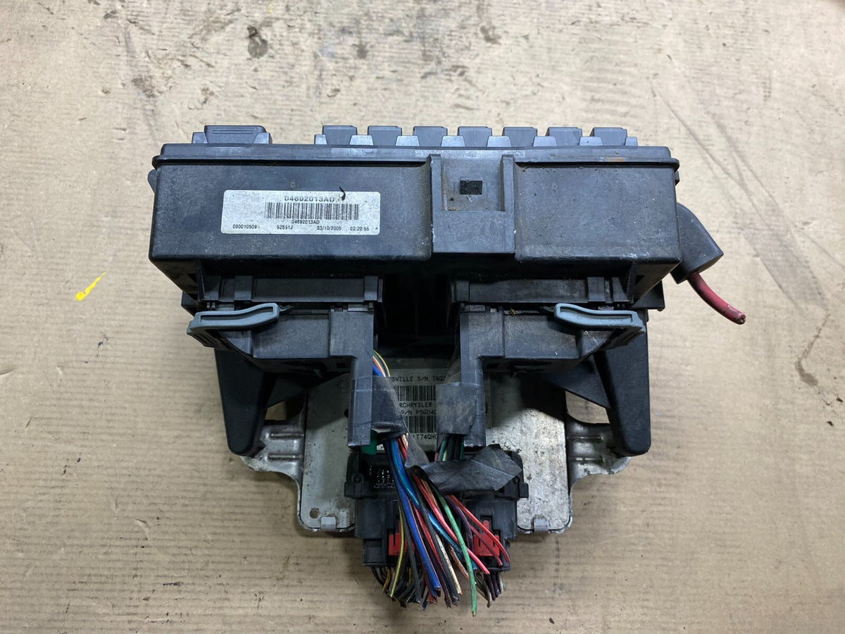2004 2005 Dodge Durango Fuse Box Relay Unit Module Body Control N6971 PS0