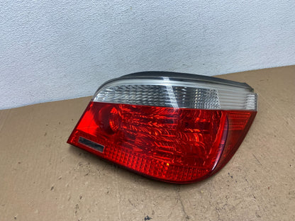 2004 - 2007 BMW 5 Series E60 Right Passenger RH Side Tail Light AC7358 DW0