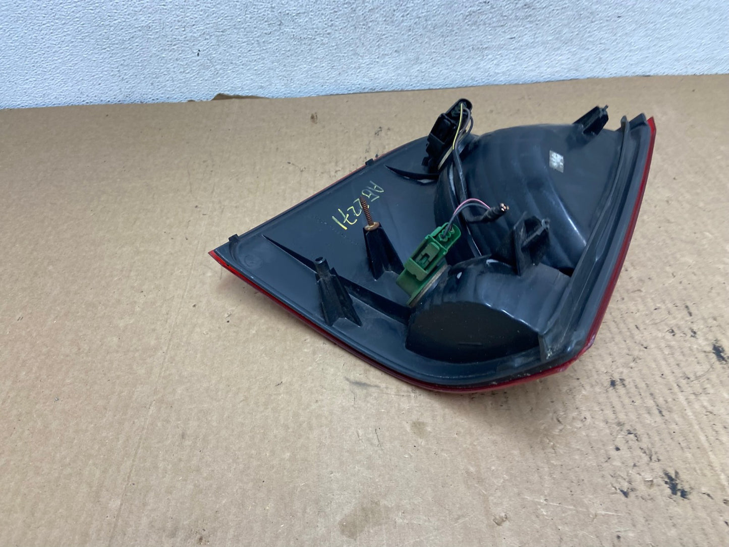 2002 to 2005 Ford Explorer Right Passenger Rh Side Tail light AG2271 LK5