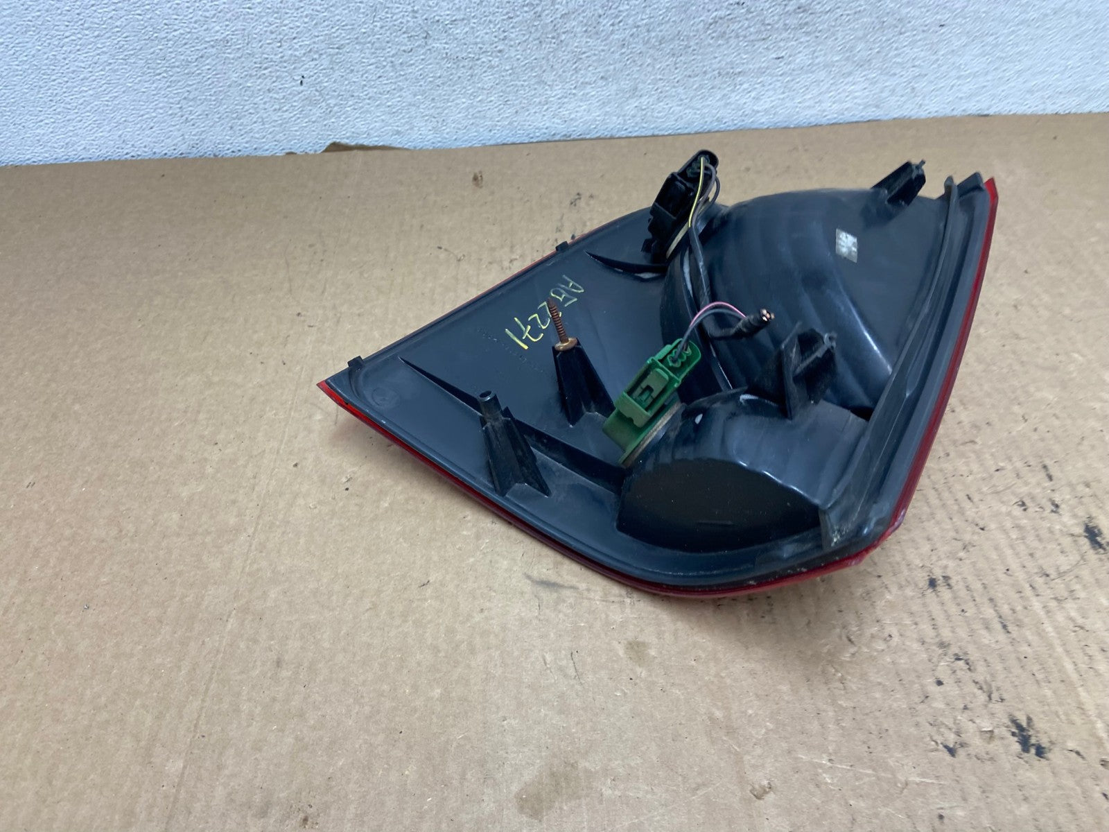 2002 to 2005 Ford Explorer Right Passenger Rh Side Tail light AG2271 LK5