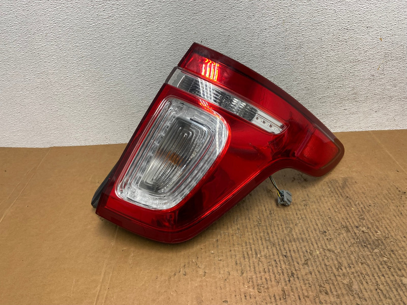 2011-2015 Ford Explorer Police Package Right Passenger Tail light AE1599 LK0