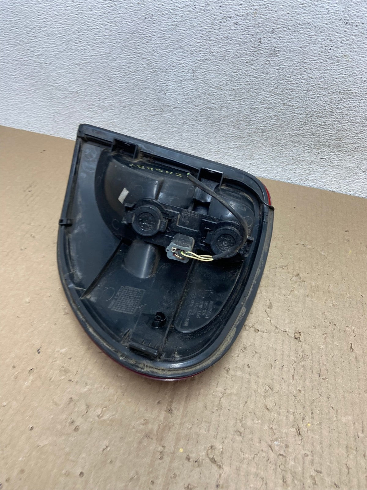 2004 to 2007 Dodge Grand Caravan Left Driver Lh Tail Light AE9842 LK6