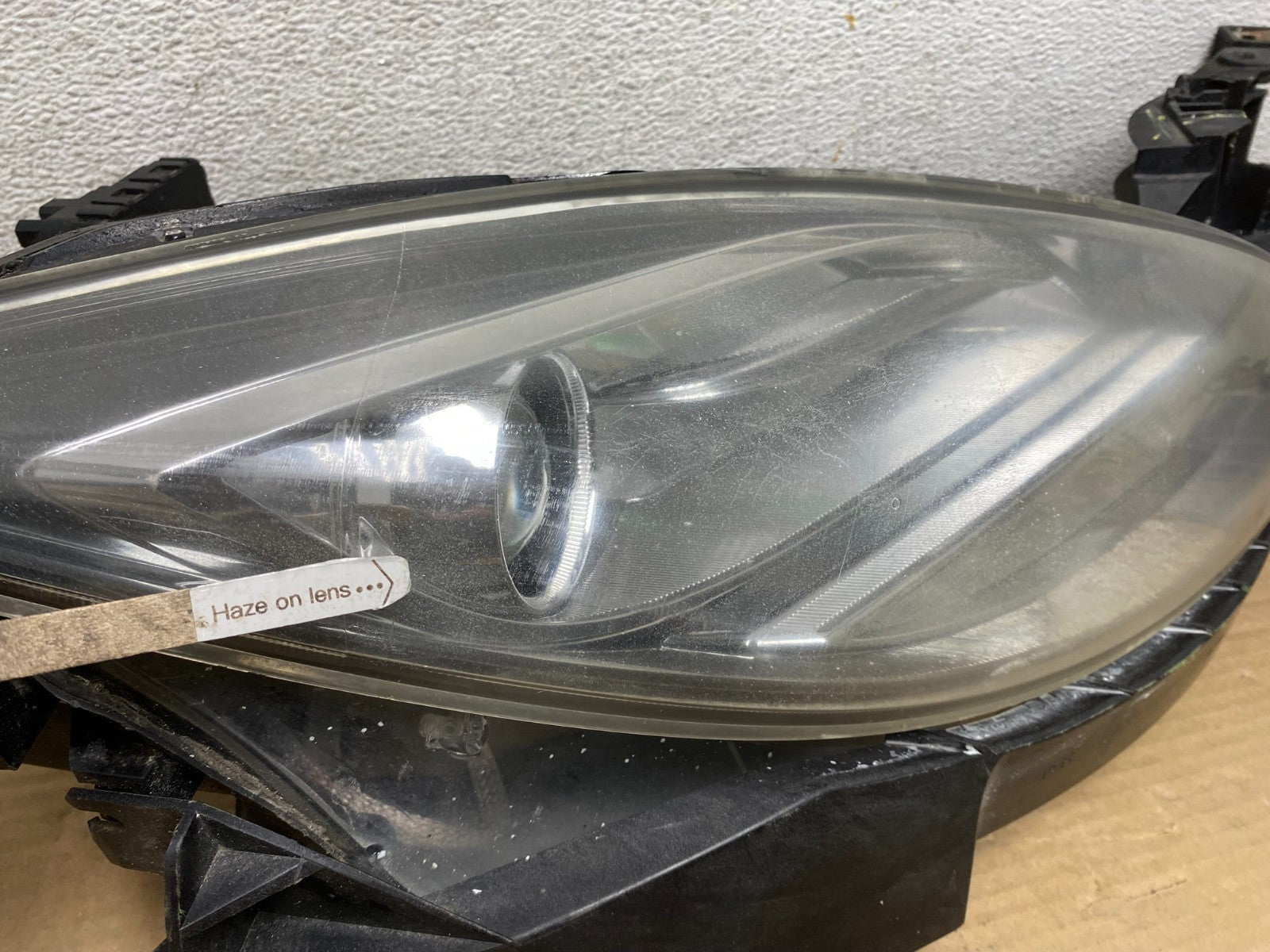 2009 - 2010 Mazda 6 Right Passenger Side Xenon Headlight AG8152 DW5