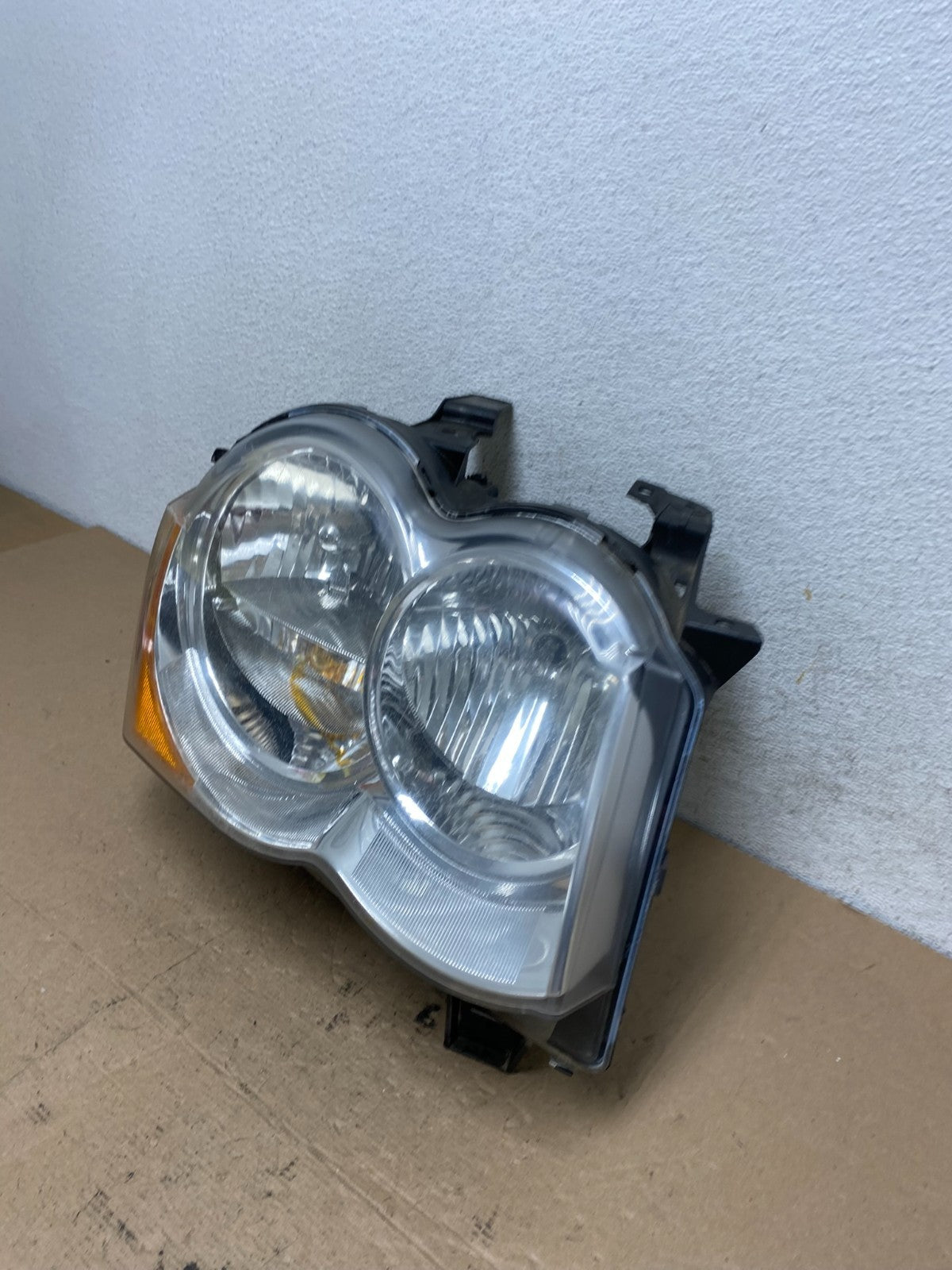 2008-2010 Jeep Grand Cherokee Right RH Side Halogen Headlight AF4637 DW1