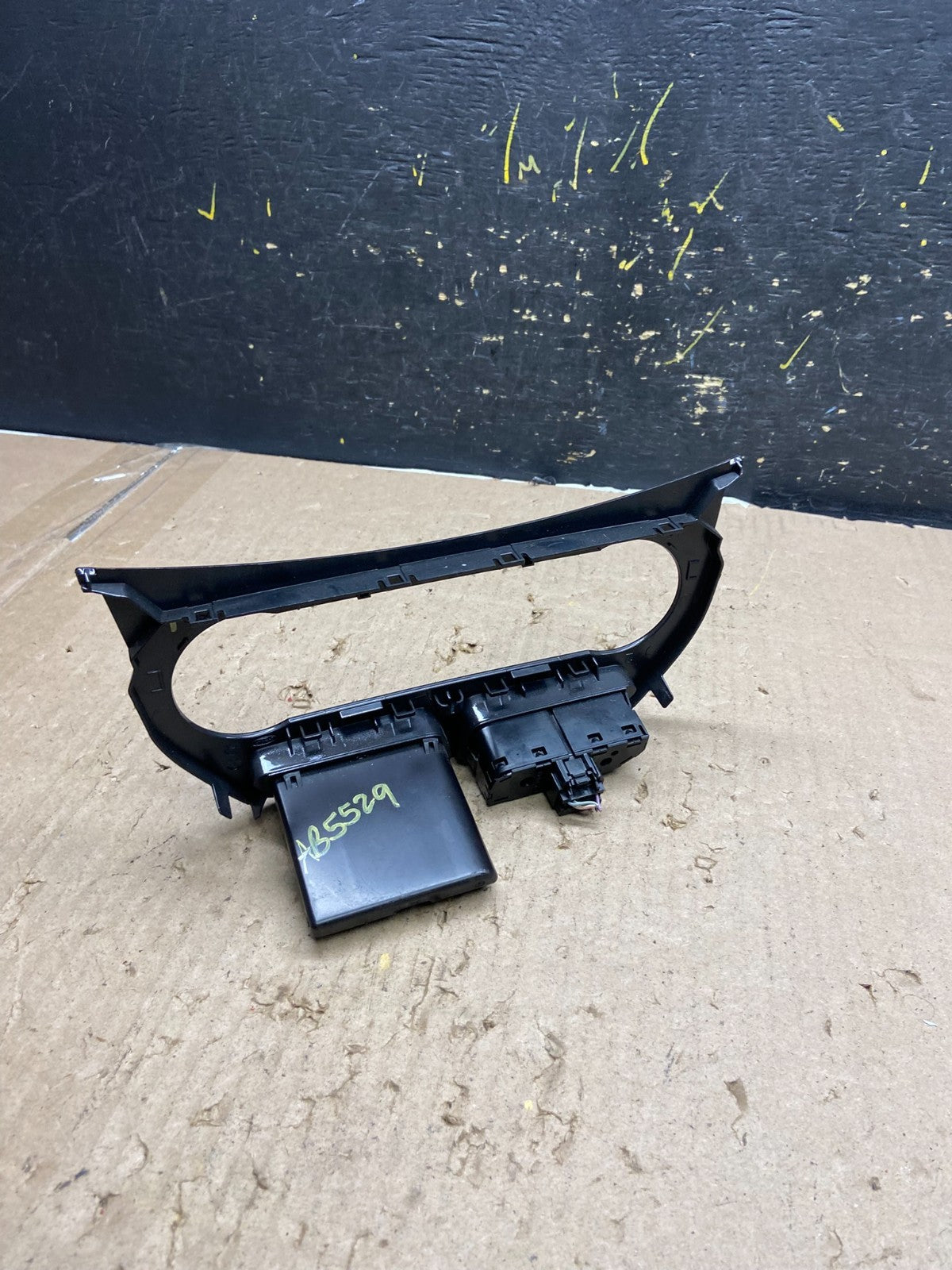 2013 to 2016 Ford Escape Climate Control Trim Panel W/ Switches ab5529 DG3