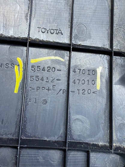 2004 to 2009 Toyota Prius Center Console Storage Trim Bezel H8090 DG16