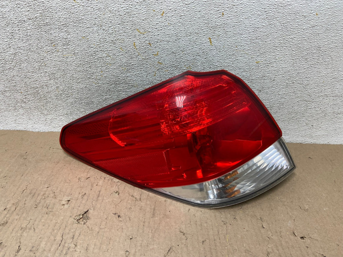 2010-2014 Subaru Outback Wagon Left Driver Lh Side Tail Light AH7670 LK0
