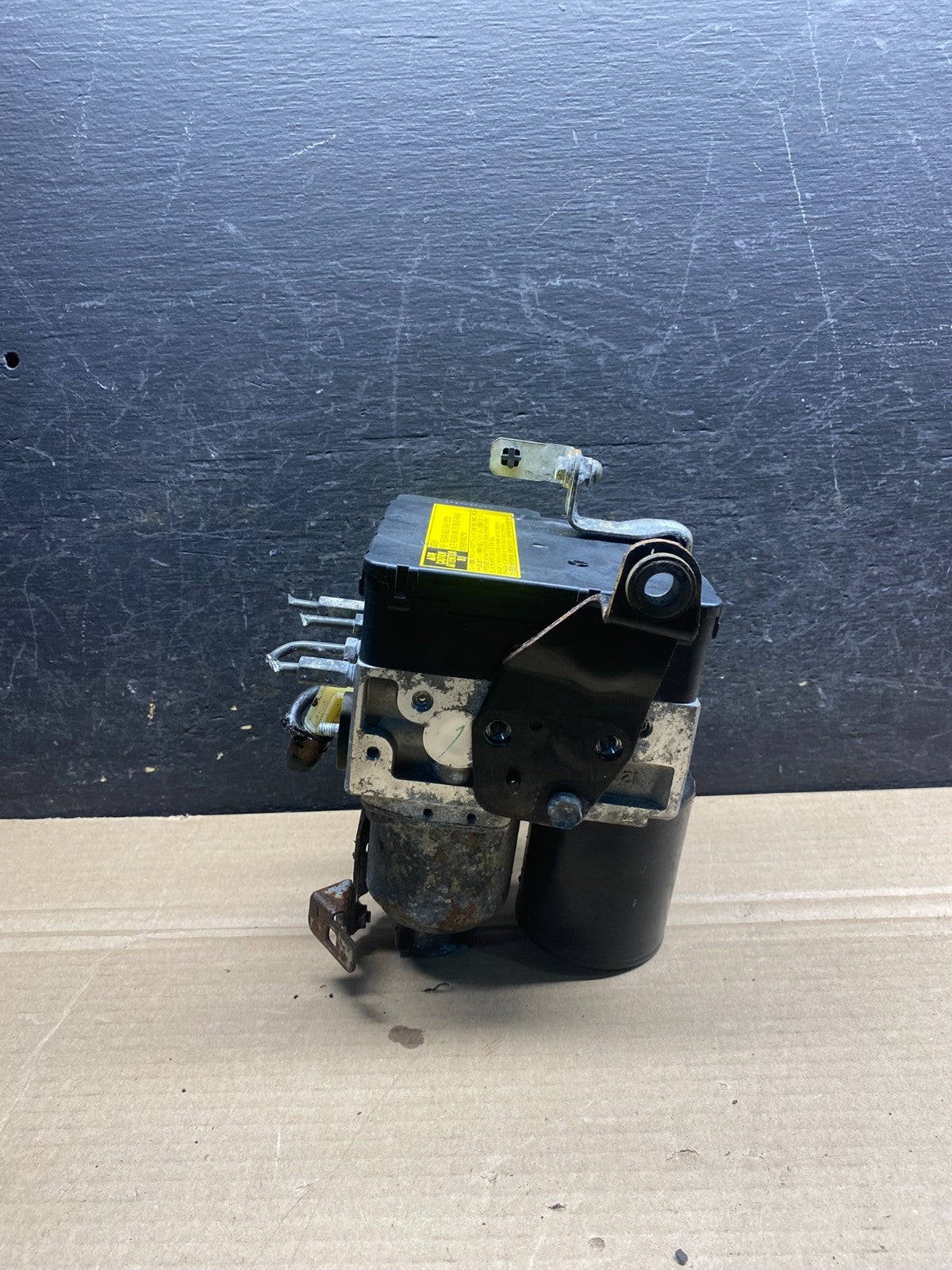 2004 - 2009 Toyota Prius ABS Brake Pump Anti Lock Module AH7596 DG2
