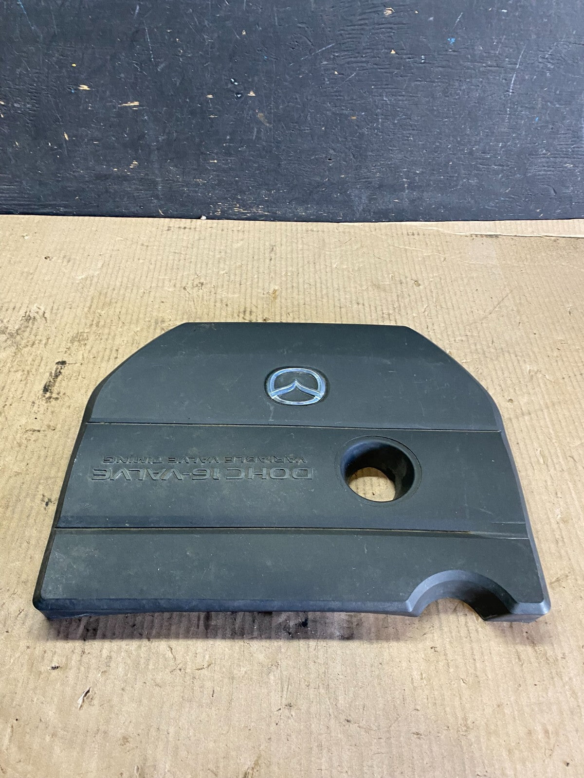 2004 to 2009 Mazda 3 DOHC 16 VALVE Engine Shield Top Cover L9433 PS1