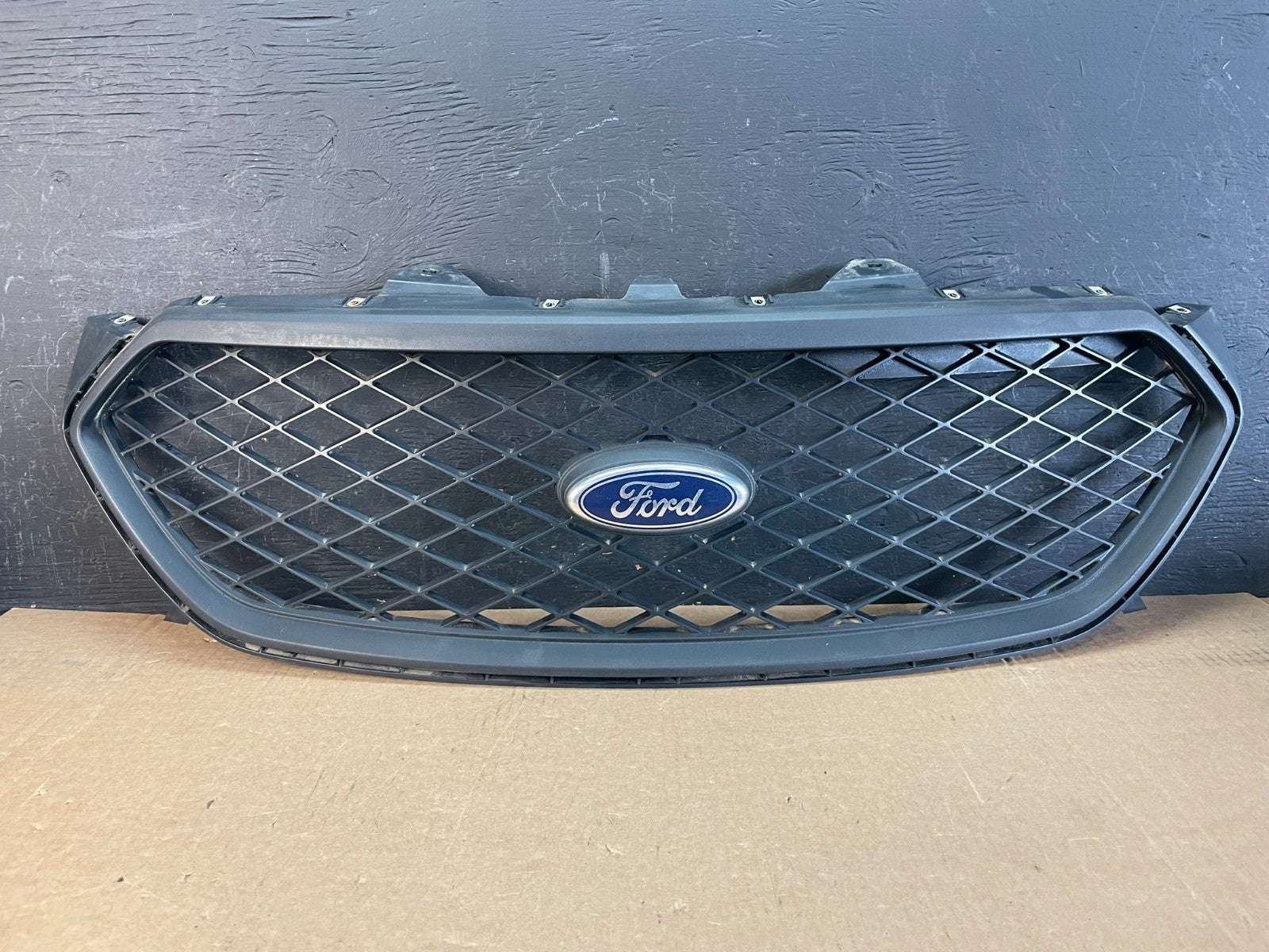 2013 to 2019 Ford Taurus Front Upper Police Grill Grille AD0163 DG0