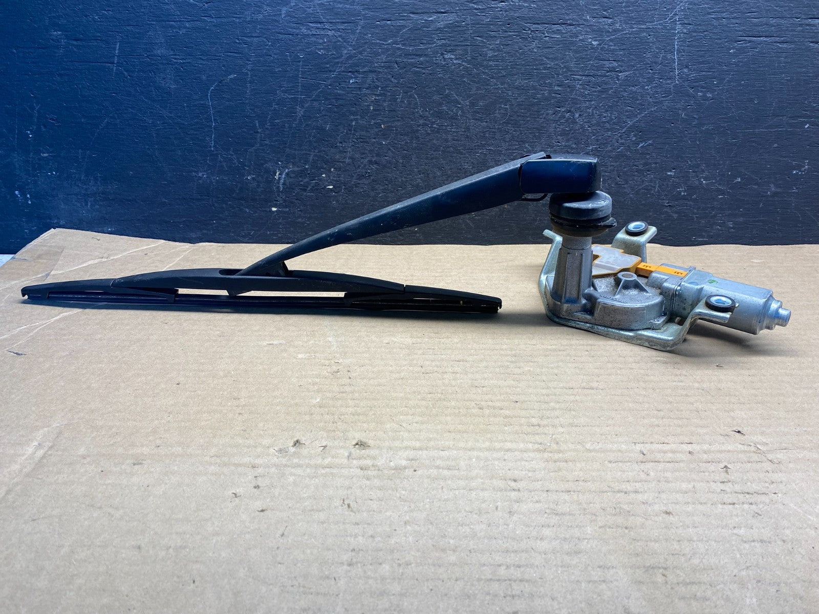 2011 to 2017 Honda Odyssey Rear Windshield Washer Wiper Motor AE00793