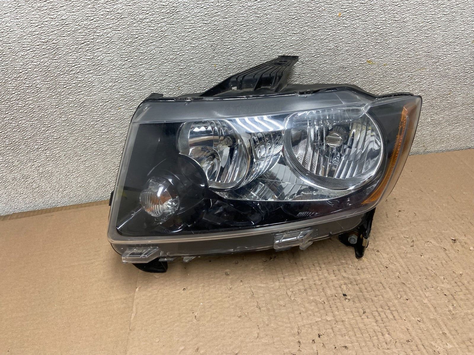 2011 to 2013 Jeep Grand Cherokee Halogen Left Driver Lh Headlight Oem AB2534 DW0