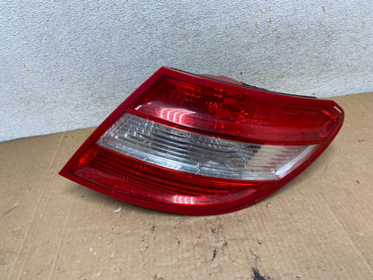 2008 2009 2010 2011 Mercedes C-Class Right Passenger Tail Light AI9062 LK0