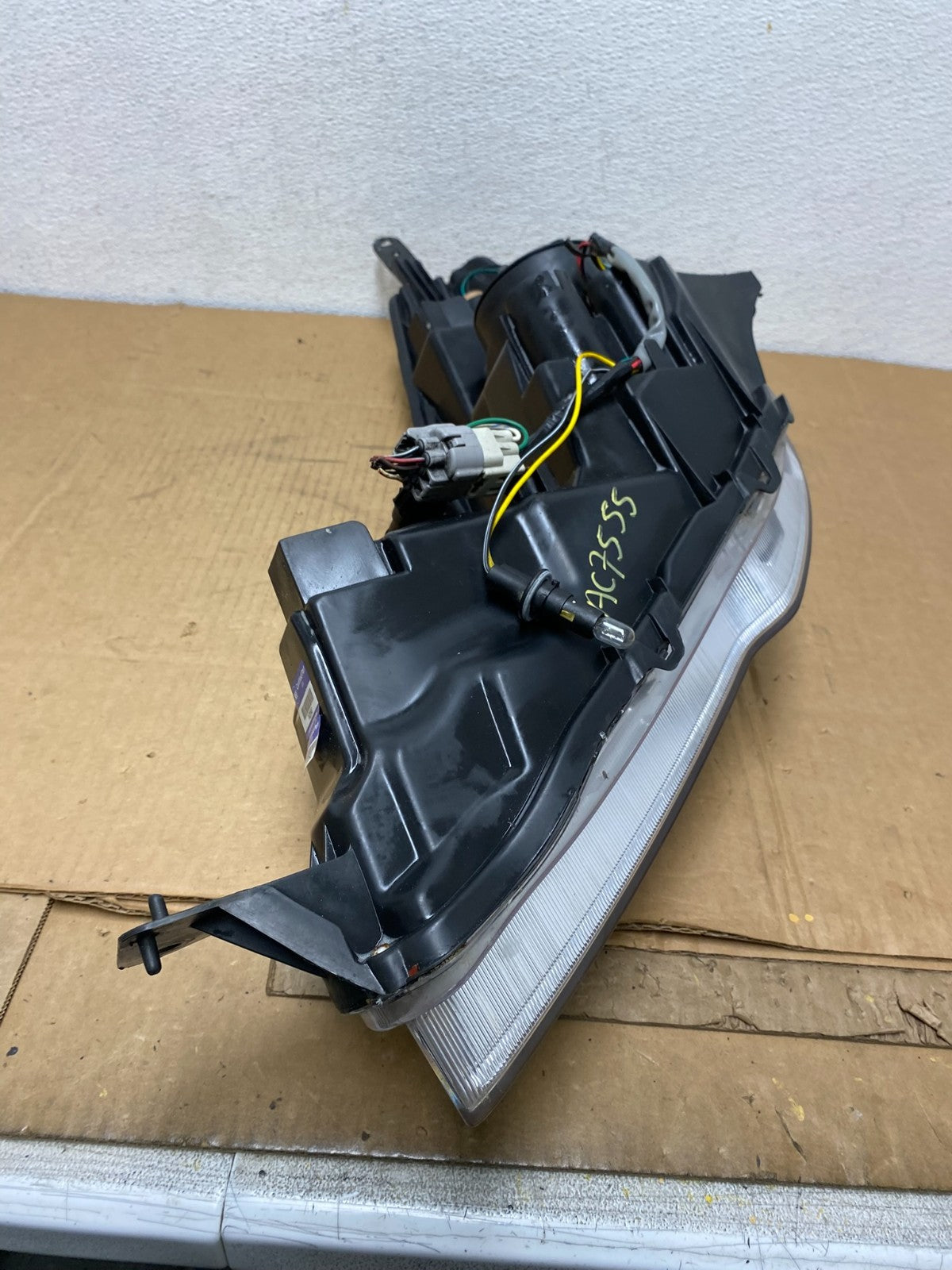 2013 - 2014 Subaru Legacy Outback Right Passenger Headlight AC7555 DW8