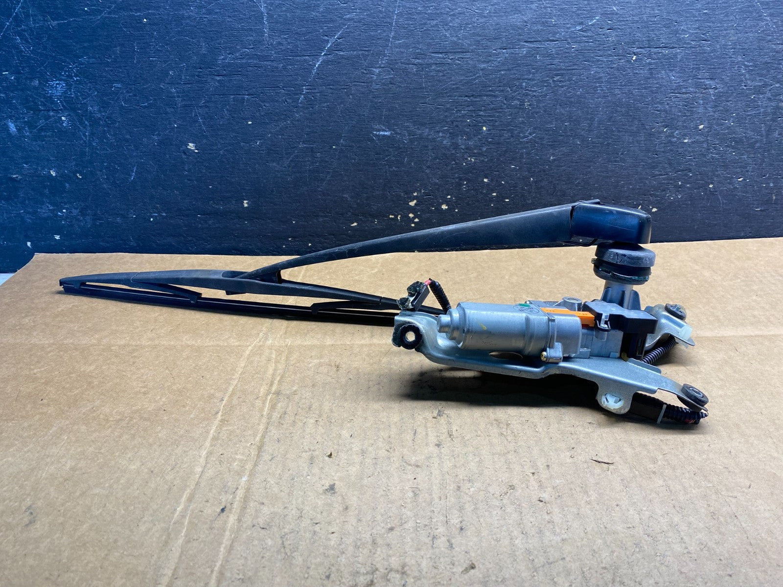 2010 to 2013 Honda Insight Rear Wiper Motor AB37911