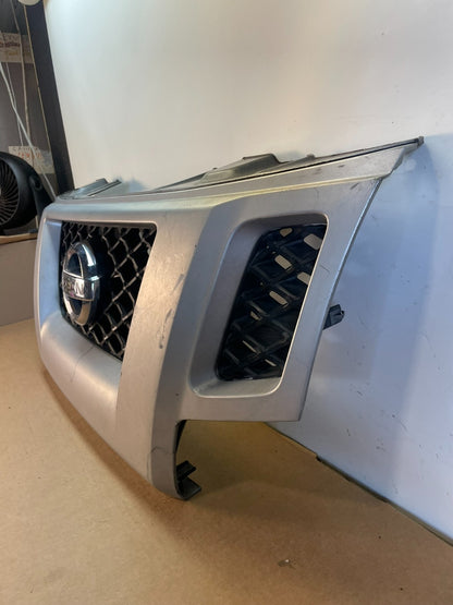 2009 to 2013 Nissan Xterra Front Upper Grill Grille AF8589 DG1