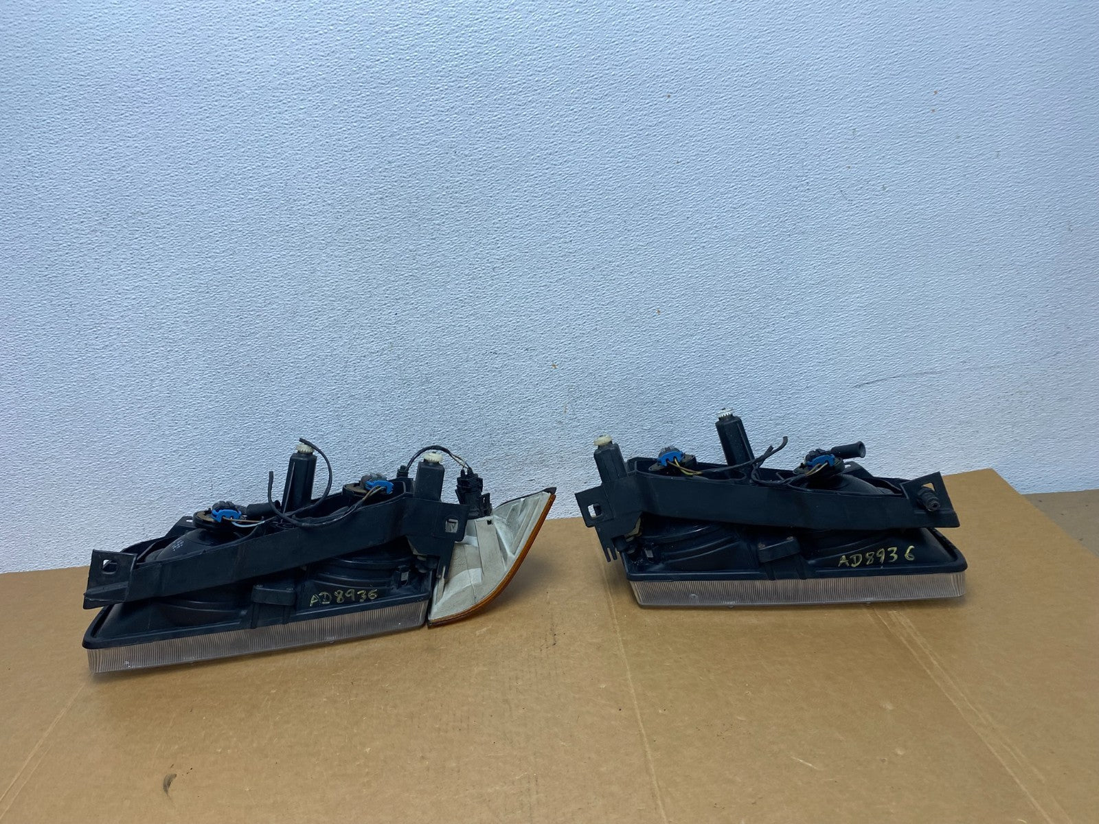 1994 to 1999 Bmw E36 318i 328i Left+Right Halogen Headlights AD8936 DW9