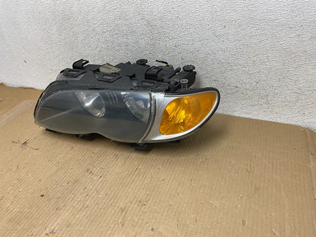 2002 to 2005 BMW 3 E46 Sedan Left Driver Halogen Headlight AH3080 DW2