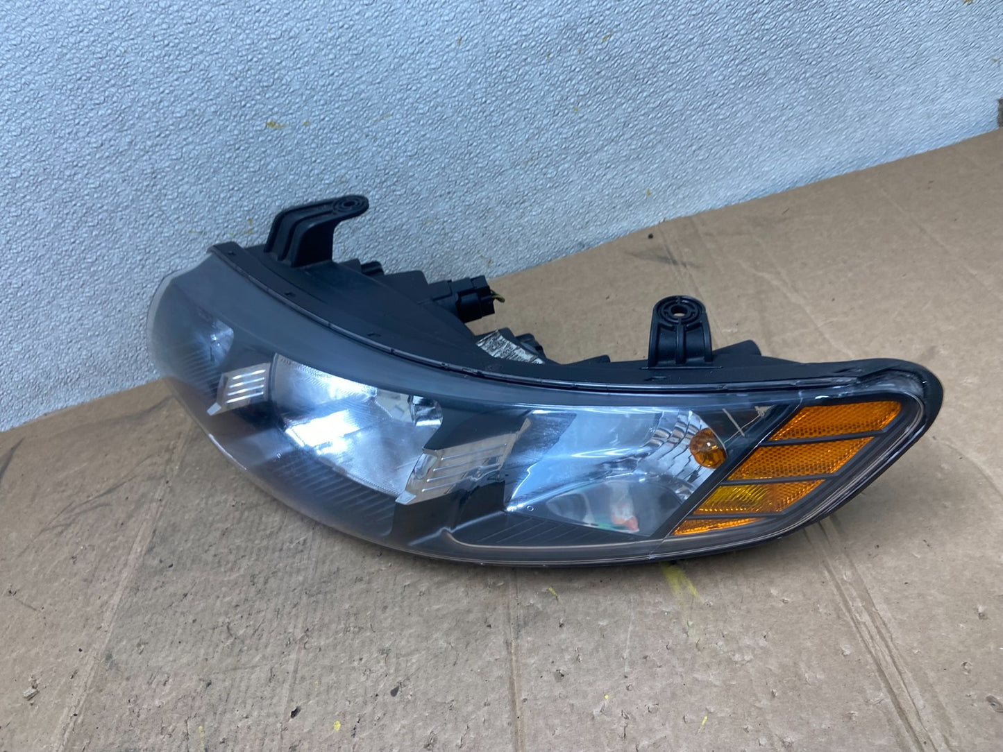 2010 2011 2012 Kia Forte Left Driver Side Headlight Halogen Oem AA24991