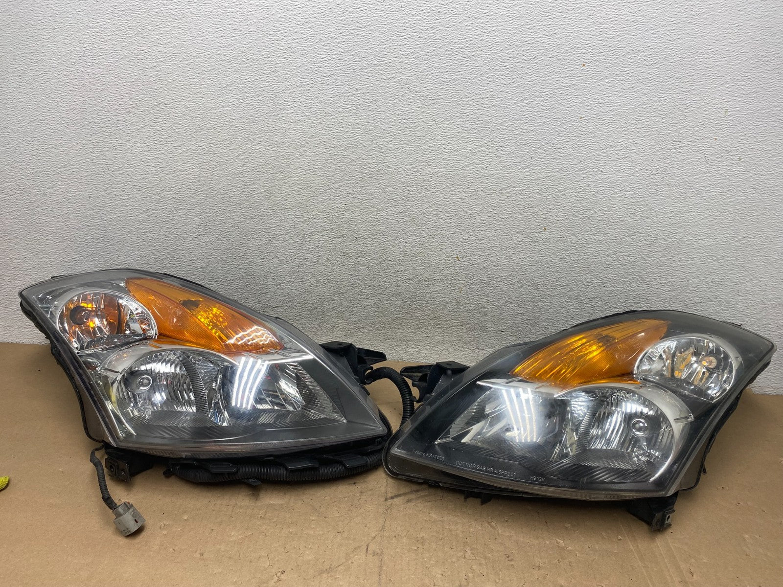 Sedan 2007 2008 2009 Nissan Altima Left+Right Set Headlights AG4827 DW0