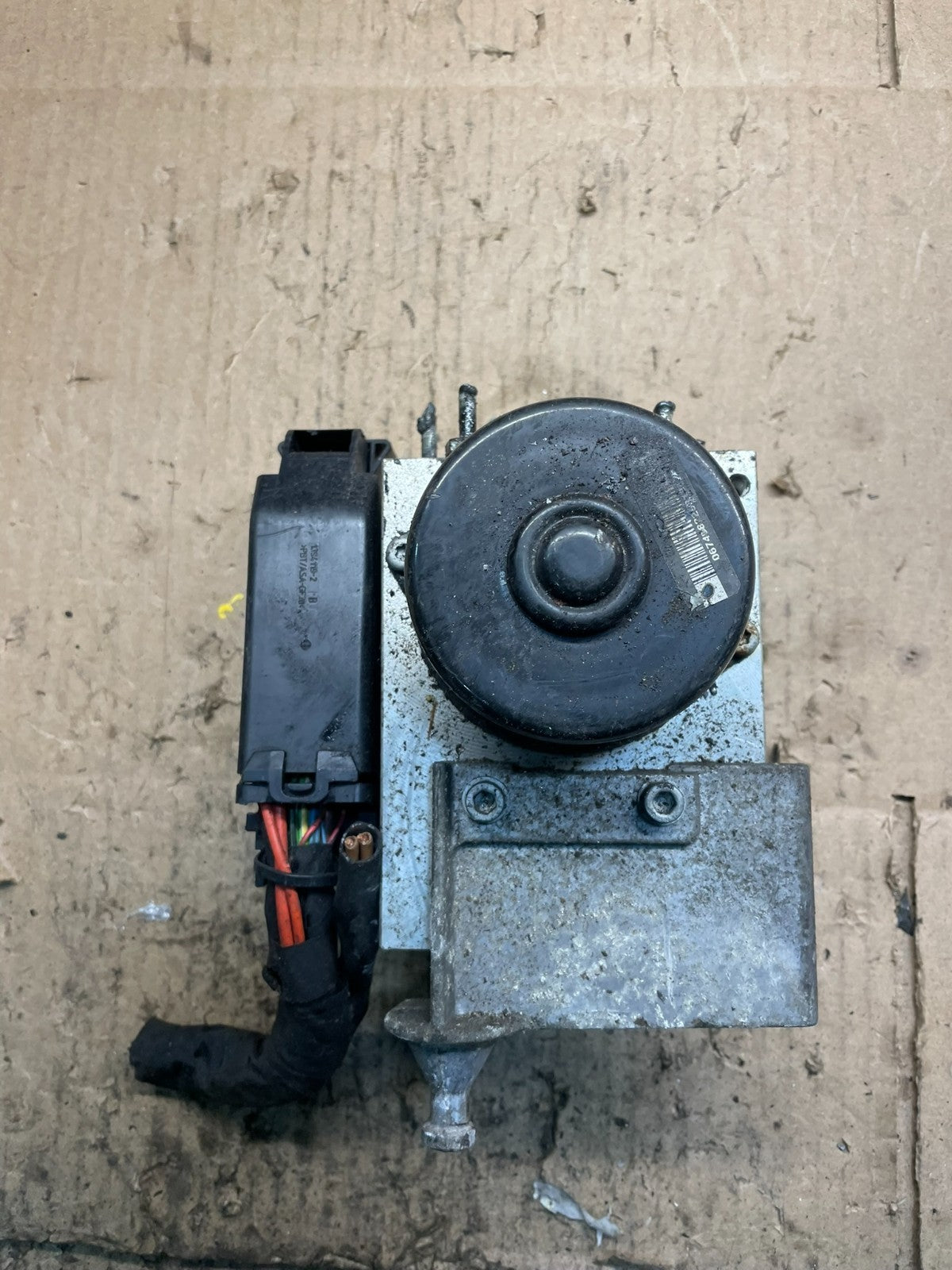 2006 - 2007 Mercedes C280  ABS Anti Lock Brake Pump Module a2035454732 W1238 DG5