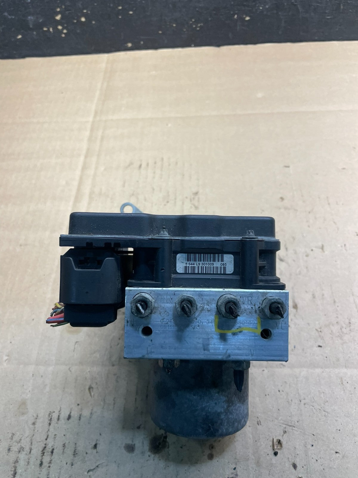 2007 to 2013 BMW 328i  ABS Anti-Lock Brake Pump 3451 6784868-01 OEM w6643 DG3