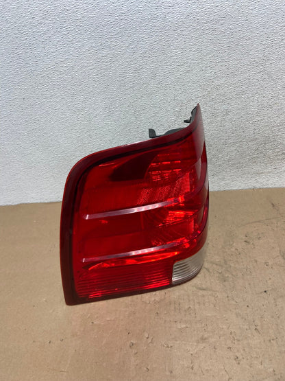 2003 2004 2005 2006 Ford Expedition Left Driver Lh Tail light AG5570 LK2