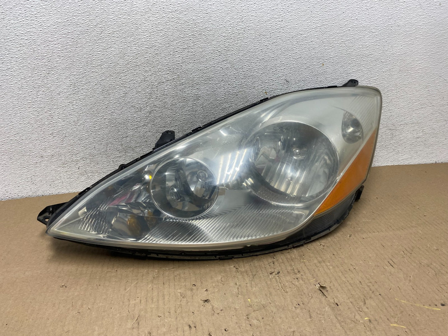 2006 to 2010 Toyota Sienna Left Driver Lh Side Headlight Halogen AG8021 DW0