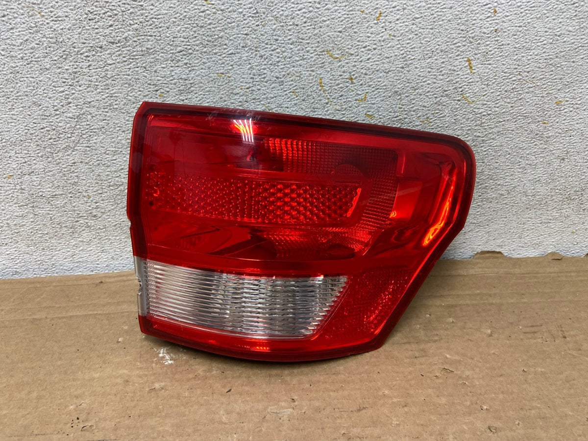 2011-2013 Jeep Grand Cherokee Right Passenger Side Rh Tail Light AH8458 LK0