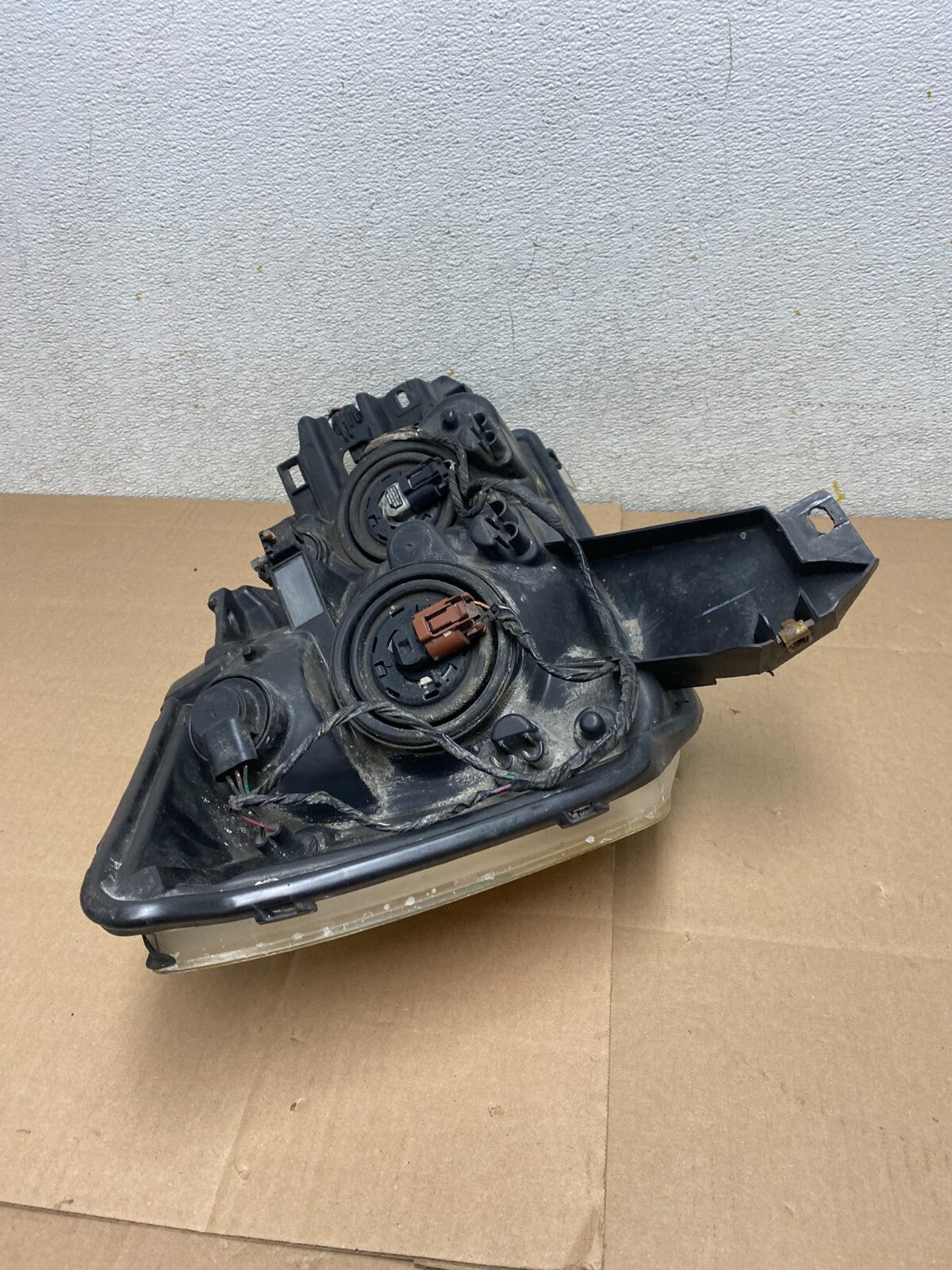 2004 to 2007 Nissan Armada Left Driver Lh Side Headlight Halogen M4621 DW13