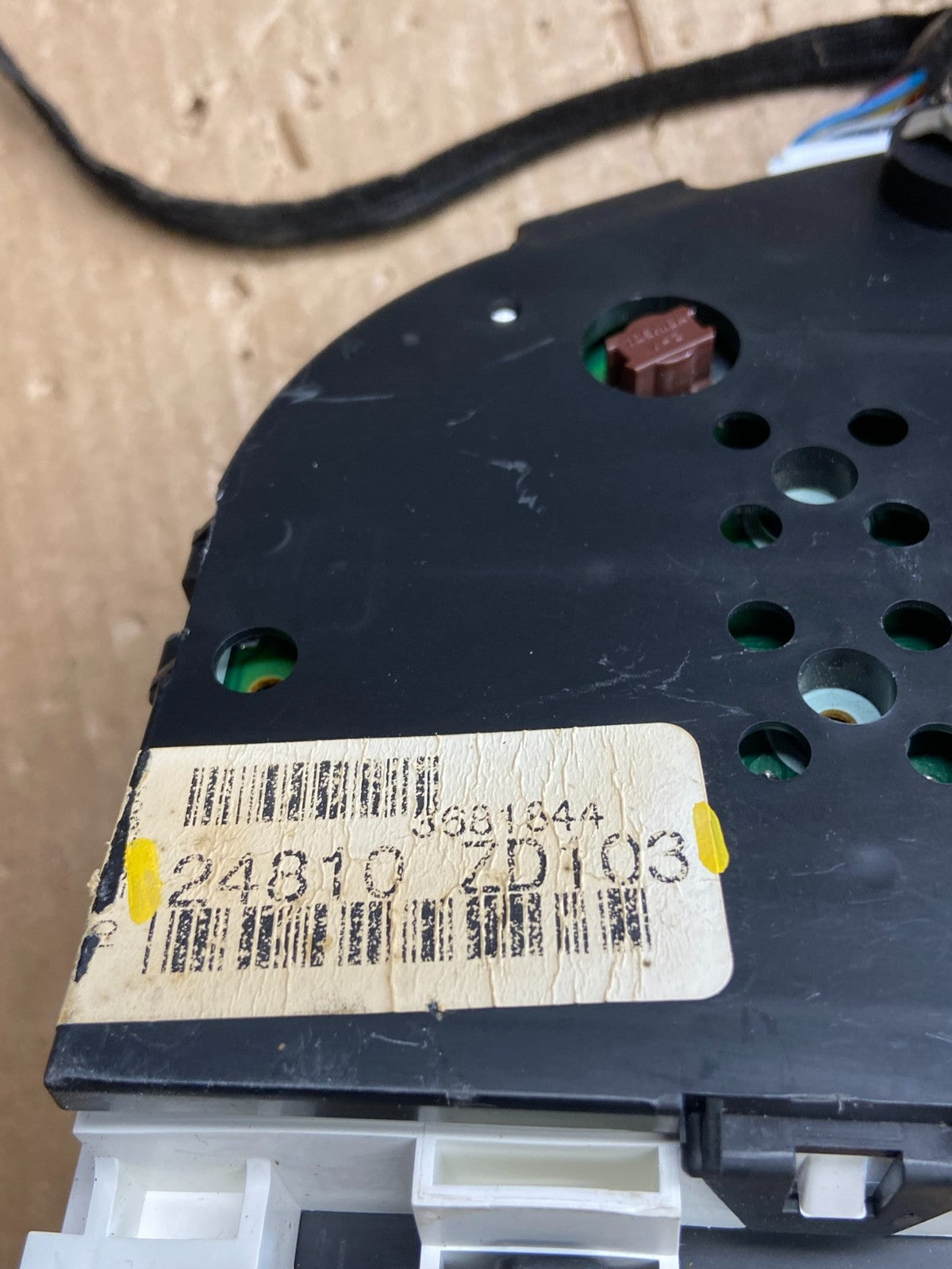 2003 to 2004 Nissan Xterra Frontier Speedometer Cluster Gauge AE4209 DG6
