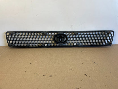 1996 1997 Toyota RAV4 Front Upper Grill Grille AH0385 DG3