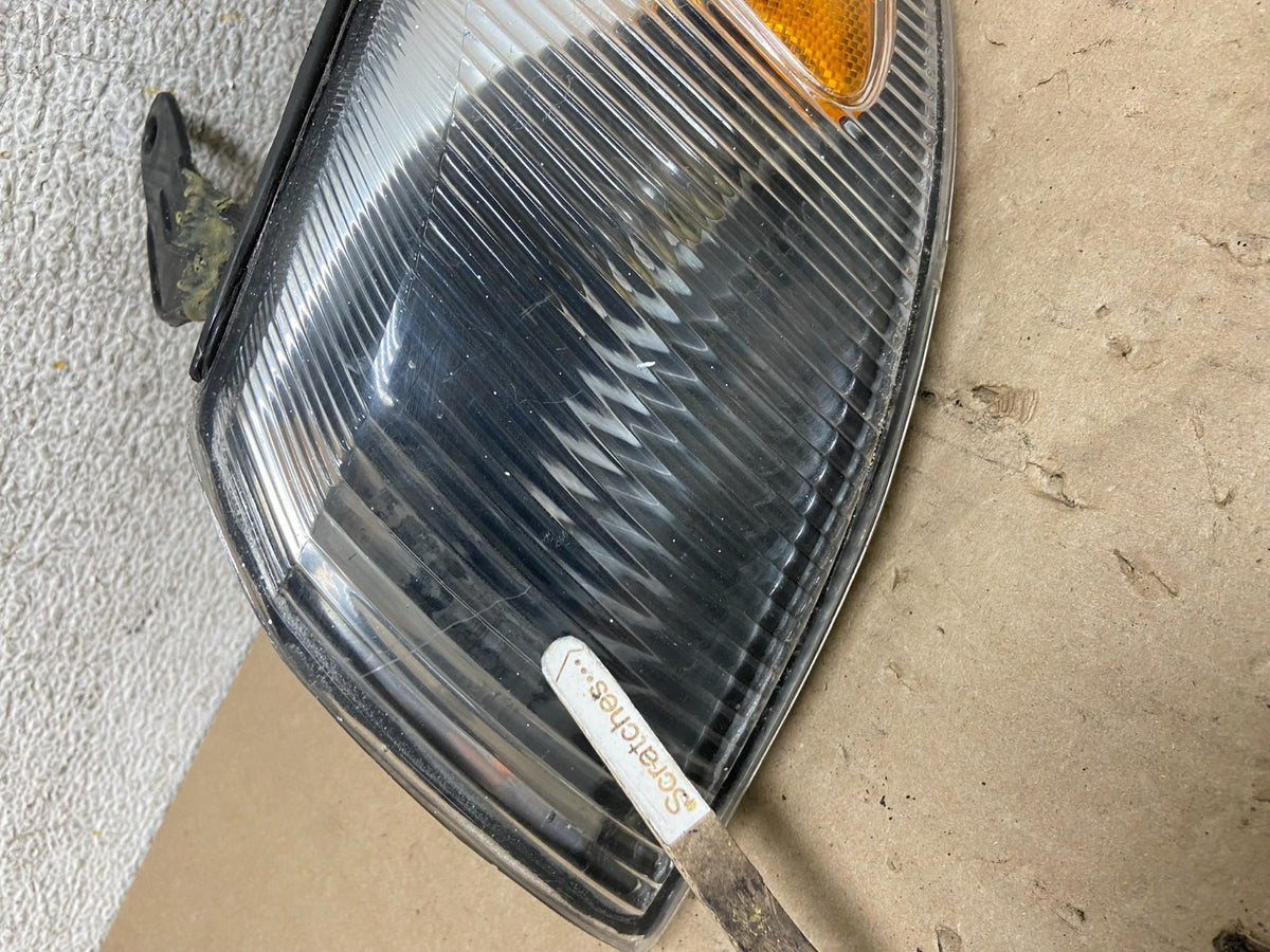 1997 1998 1999 Toyota Camry Left Driver LH Turn Signal AI2319 DG3