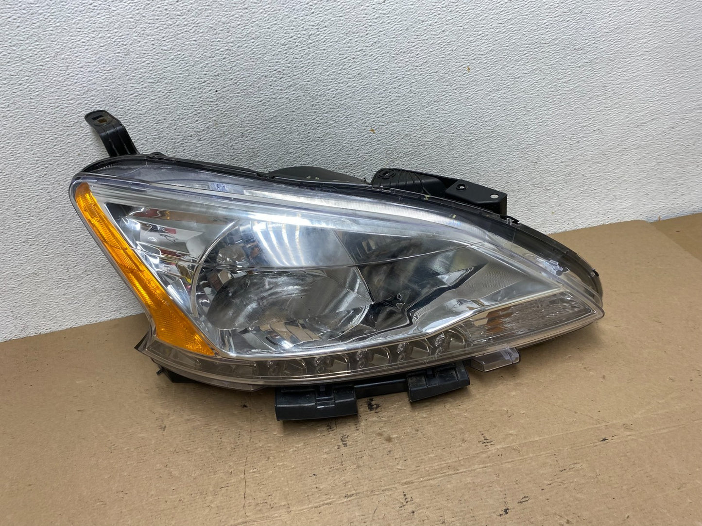 2013 - 2015 Nissan Sentra W/LED Halogen Right Passenger Headlight AF4641 DW0
