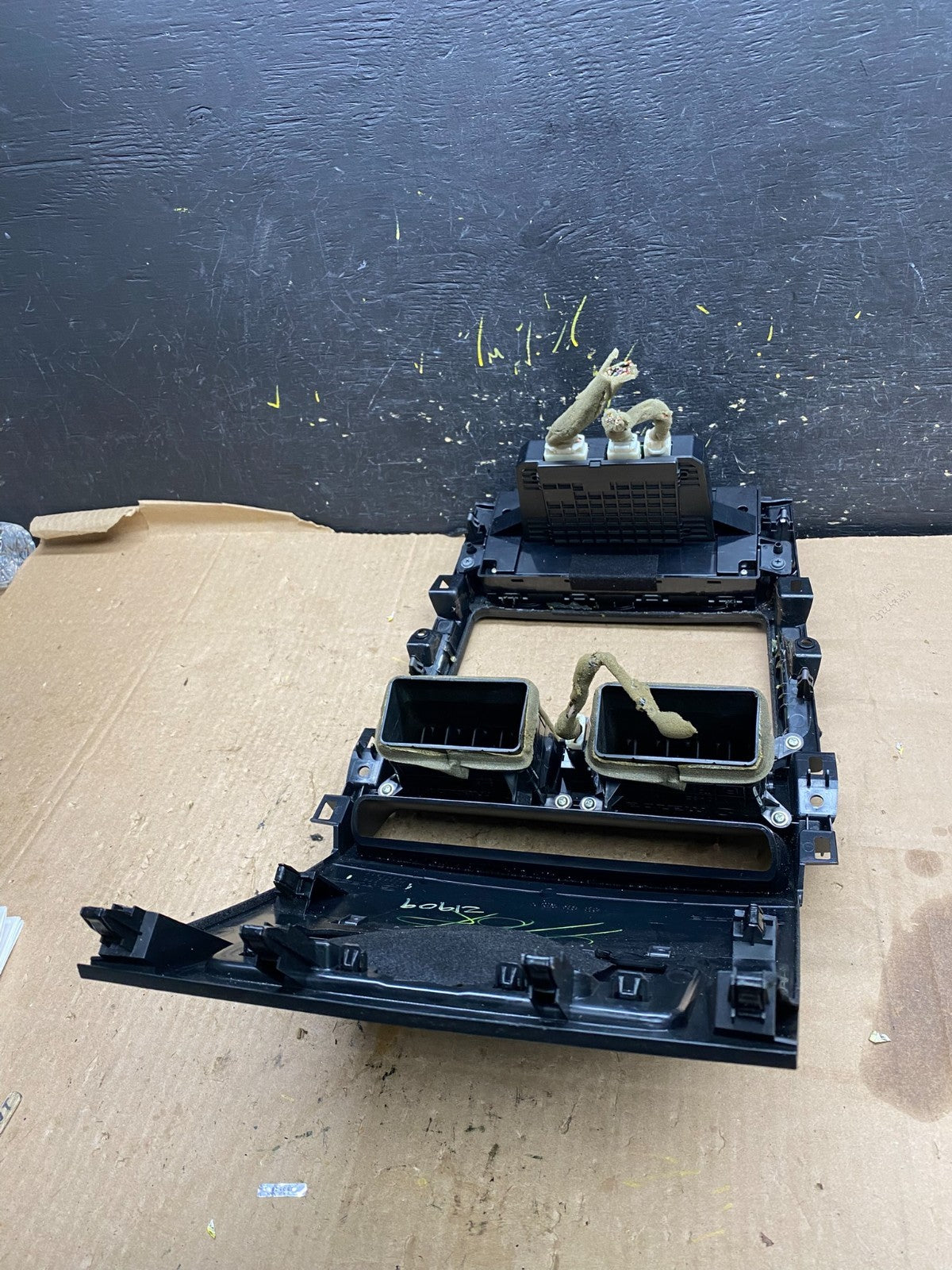 2007 - 2009 Mazda CX-9 Radio Dash Trim Bezel W/Vent AC Climate Control Z1909 DG4